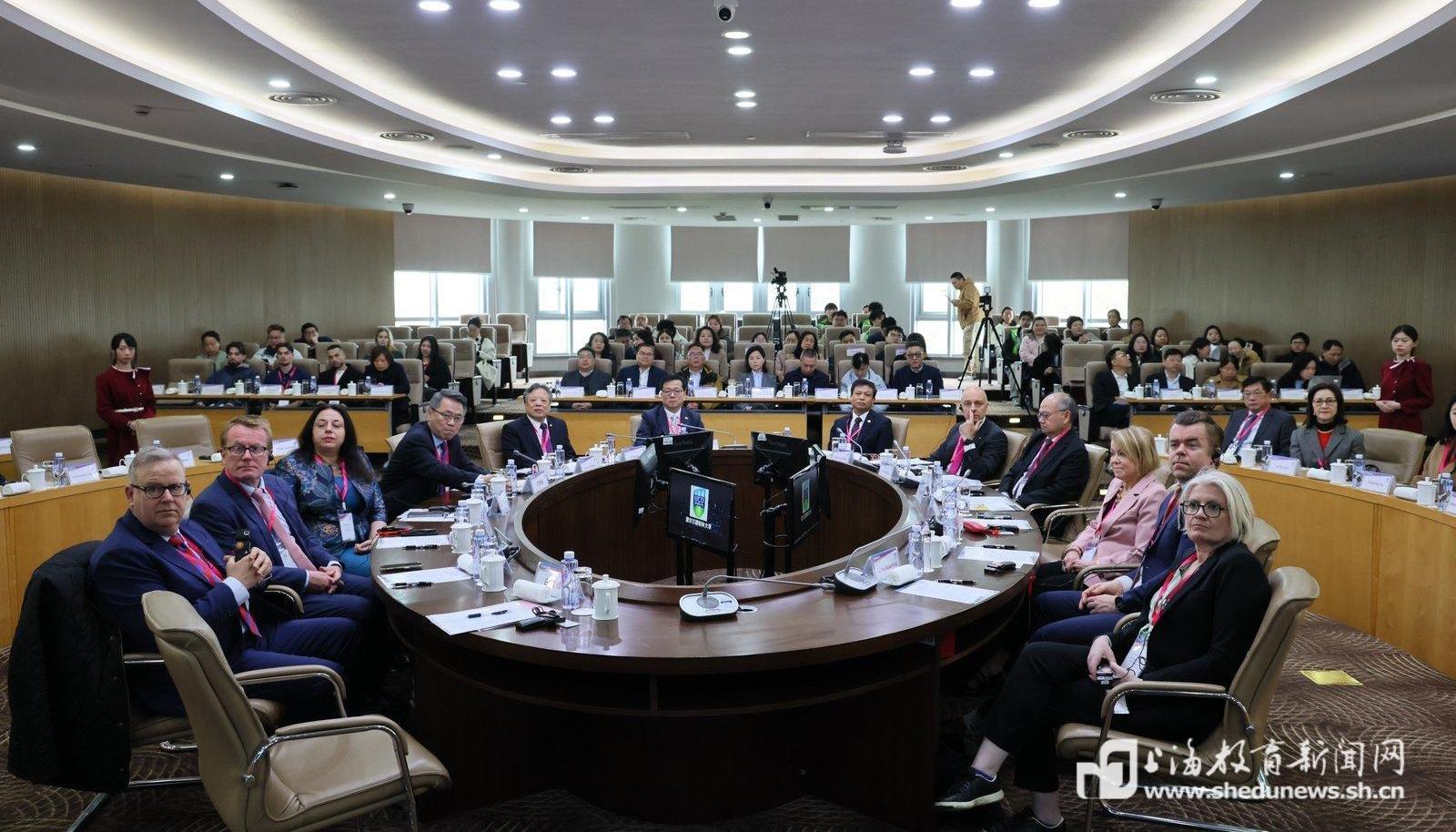 聚焦AI时代产教融合，上海第二工业大学2026年全球合作伙伴周开幕