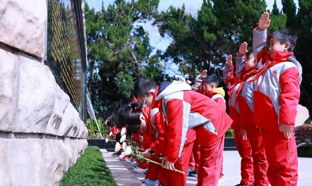清明时节，沪上中小学幼儿园开展多样活动，致敬英烈，赓续文脉！