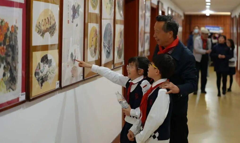 上海市老年教育学习成果展示暨“大手牵小手 共筑健康桥”代际学习主题实践活动成功举办