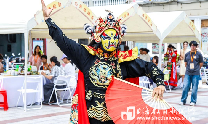 集展演、市集、赛事、美育课堂于一体，这场校园非遗节倡导学生“守护文化瑰宝”