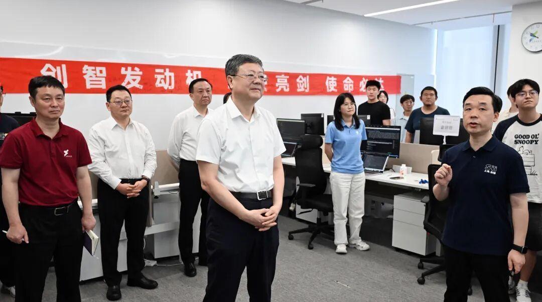 围绕贯彻落实十二届市委九次全会精神，陈吉宁调研上海创智学院