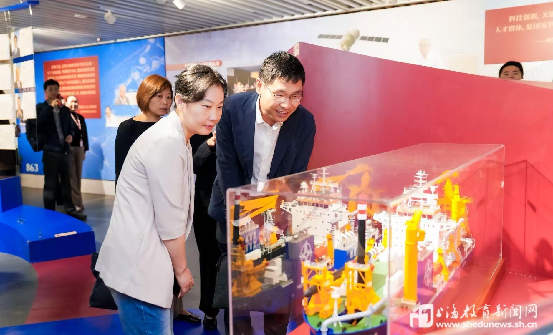 “共和国的脊梁——伟大建党精神与科学家精神”专题展在沪开幕